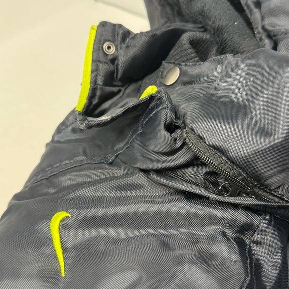 Nike Boys Black Insulated Winter Jacket Removable Hood Size L Weather Resistant - Picture 14 of 16